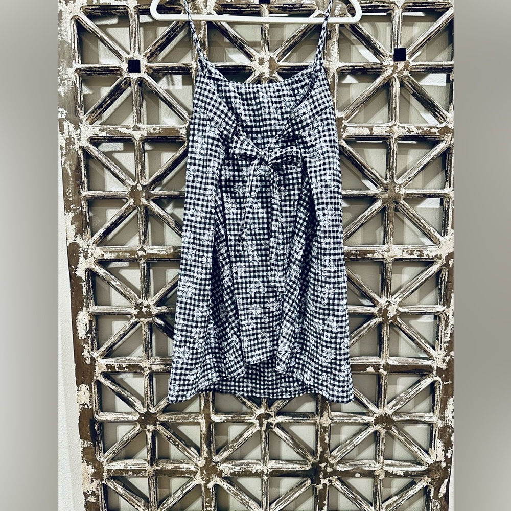 LIKE NEW Amadi by Anthropologie Gingham Daisy Mini Bow Dress - Picture 4 of 10